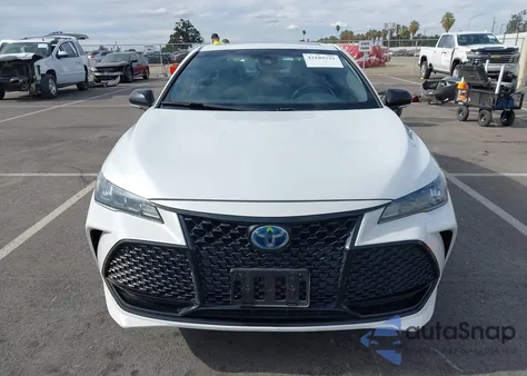 2019 Toyota Avalon Hybrid Xse z USA, uszkodzony, nr VIN 4T1B21FB4KU004612